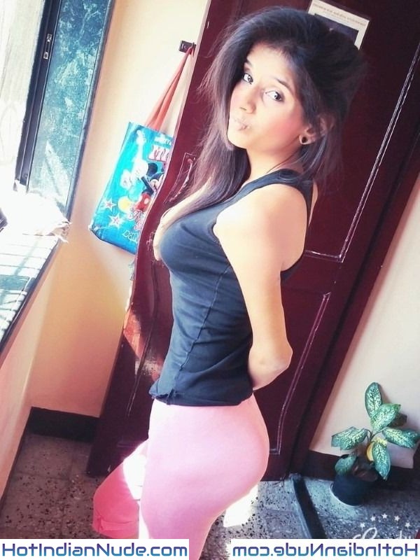Nangi Figured Sexy Teen Nude Ass Pics