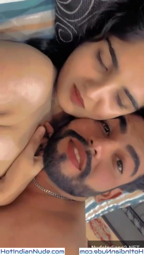Nangi Karachi Girl Ayeza Khan khulta Lund dekhti Desi GF Bed mein ladki ko gaand chubhti chut chhuti nangi Desi GF chudi ladke se chudai ki pics free