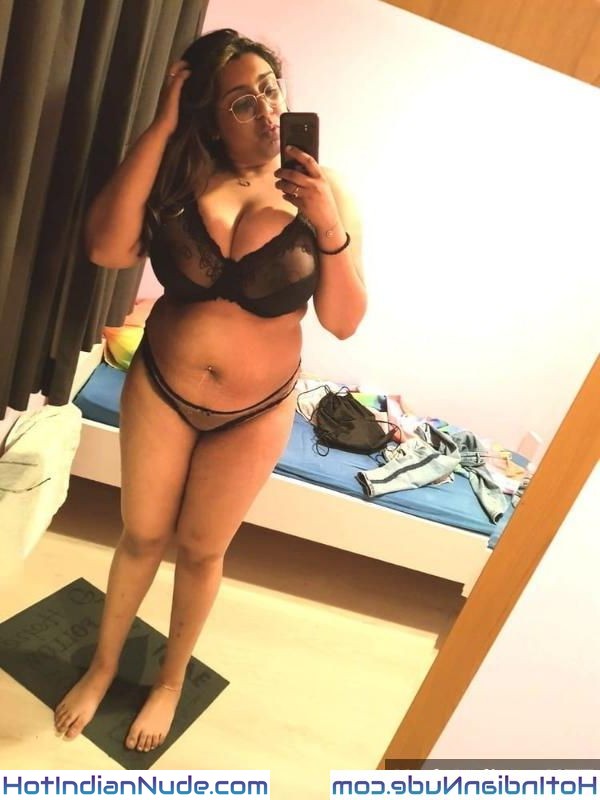 Busty Porn Babes Pics