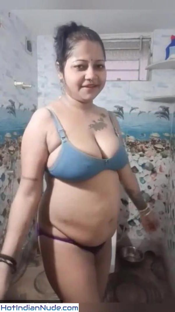Naked indian aunties