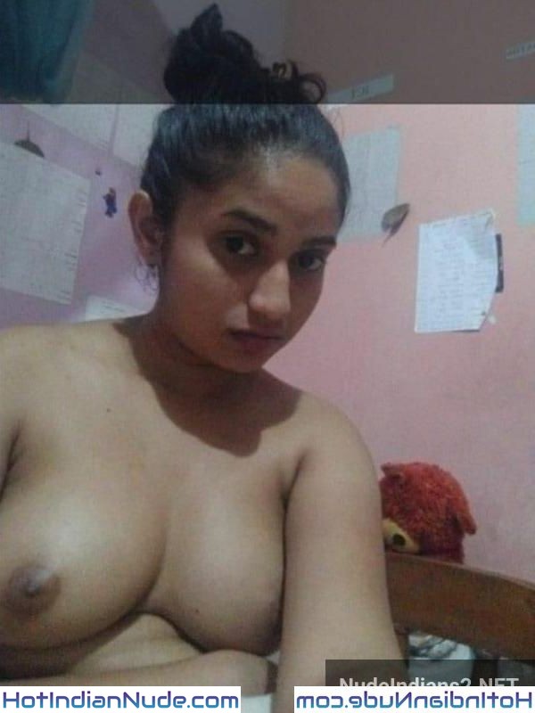 Sexy Bengali Nangi Desi Aunty Photo