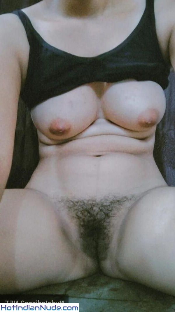 Shy Rajasthani Marwadi Bhabhi Sex Photo