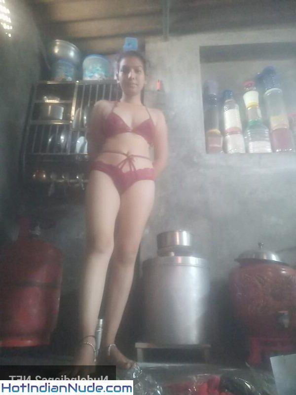 Shy Rajasthani Marwadi Mallu Aunty Nude Photo