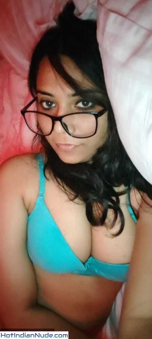 Surat Nangi Girl Bollywood Actor Nangi Photo