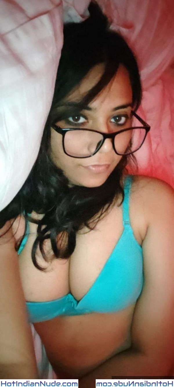Surat Nangi Girl Bollywood Actor Nangi Photo