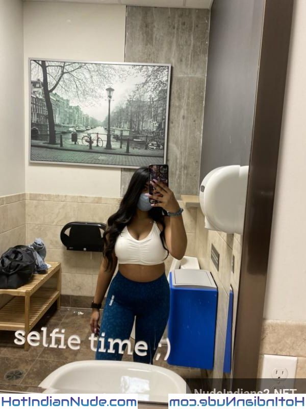 Tamil NRI girl nangi chuchi pics dusky body selfies