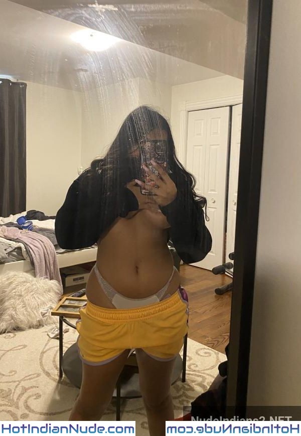 Tamil NRI girl nangi chuchi pics dusky body selfies