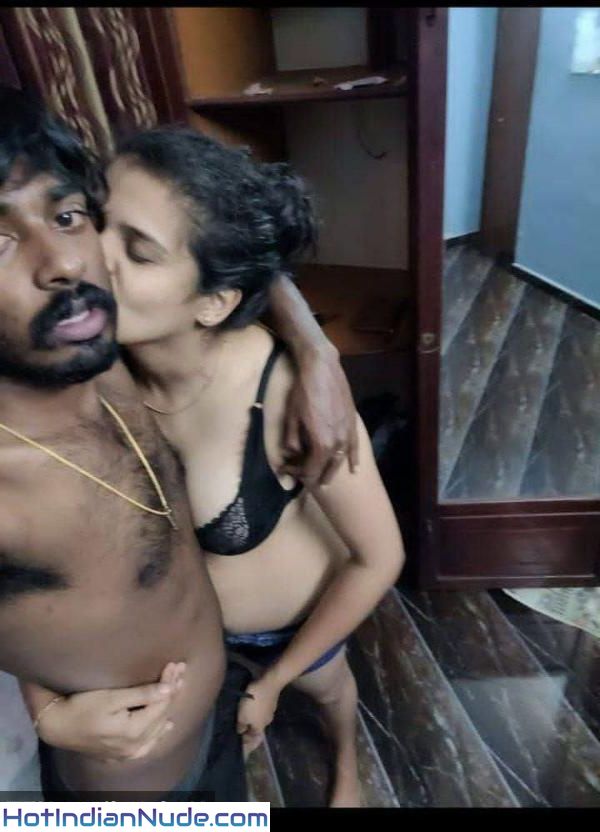 Boudi nude