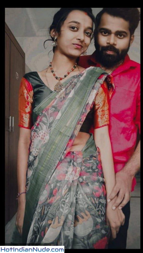 Young Bangalore Biwi Indian Aunty Naked Photo