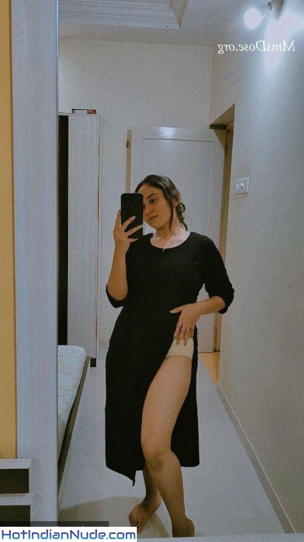 Naked mirror selfie