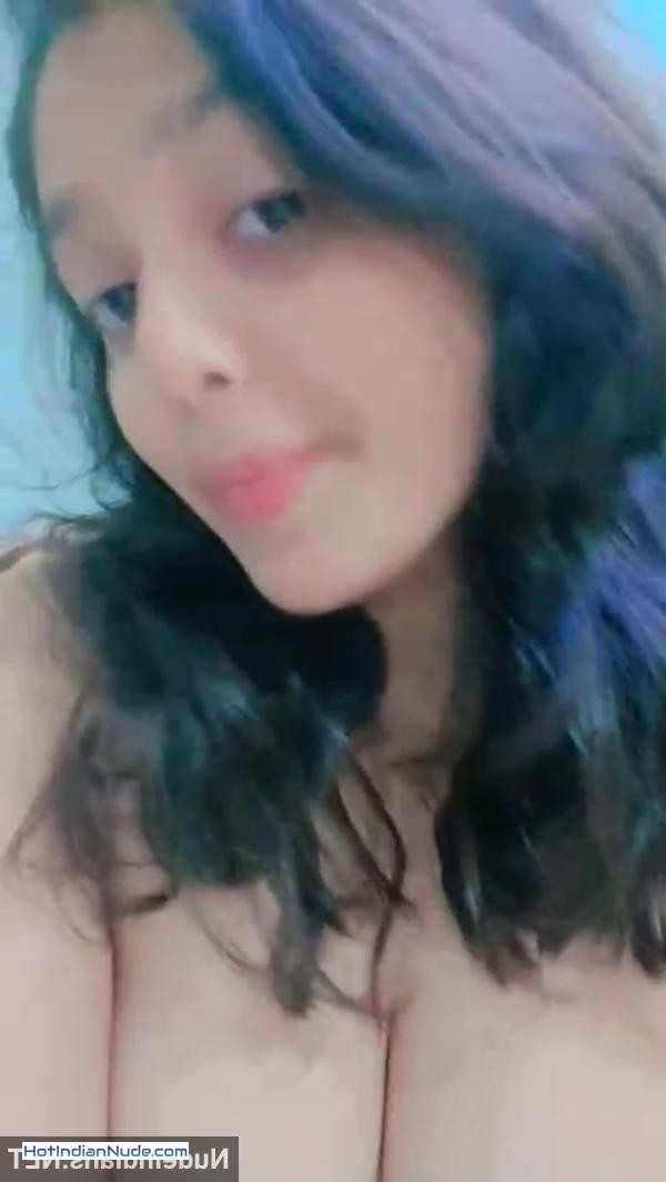 Garam Indian Big Ass Nude Pic Leak: New Delhi Gf Kavya’S Big Juicy Boobs Show To New B