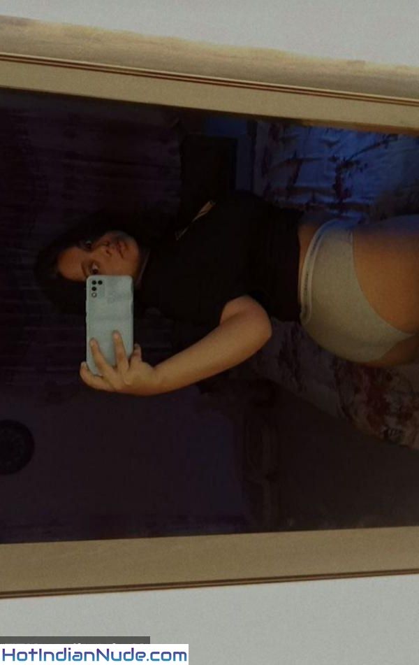 Sending boob pics