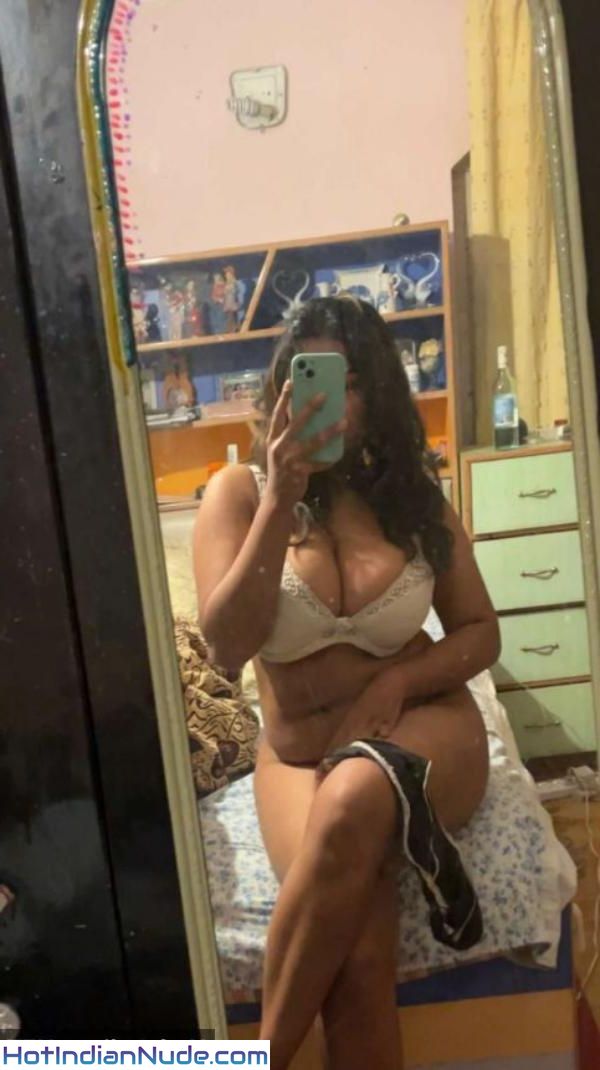 Thick thighs naked pics