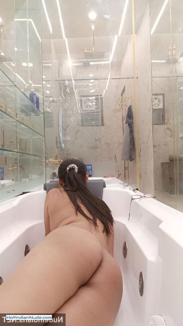 Garam Ass Gallery Porn Leak: Indian Girl Ass Porn Selfie Pics – Nude Booty Read