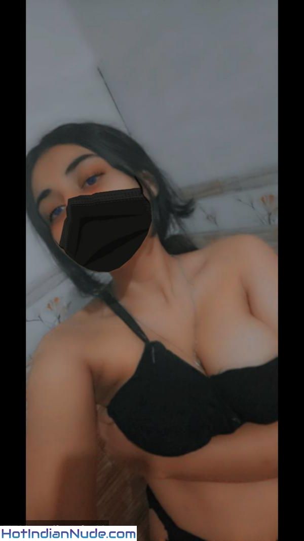 Pakistani naked boobs
