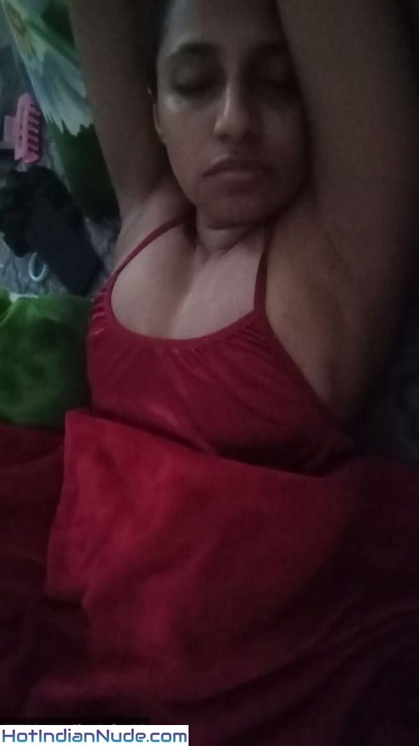 Pretty nude selfies