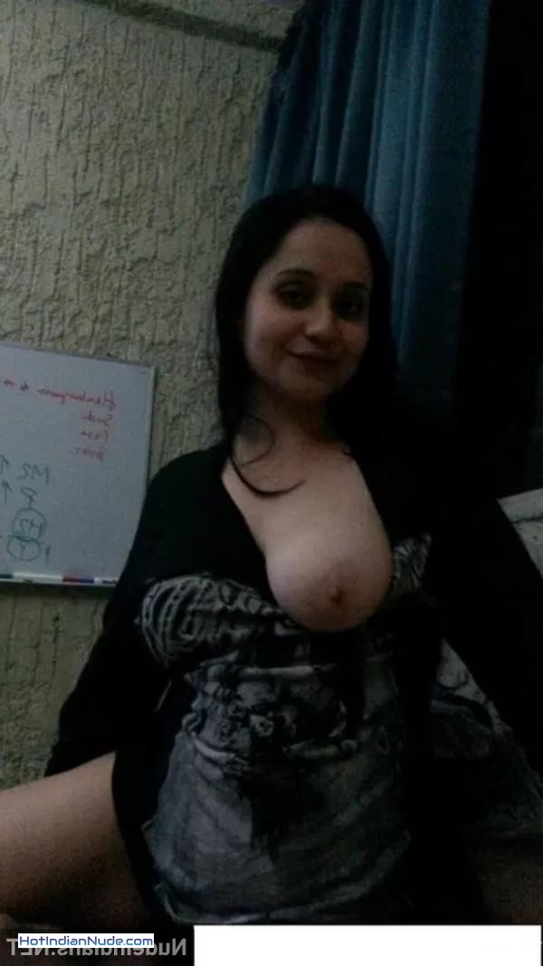 Bhabhi Garam Gallery