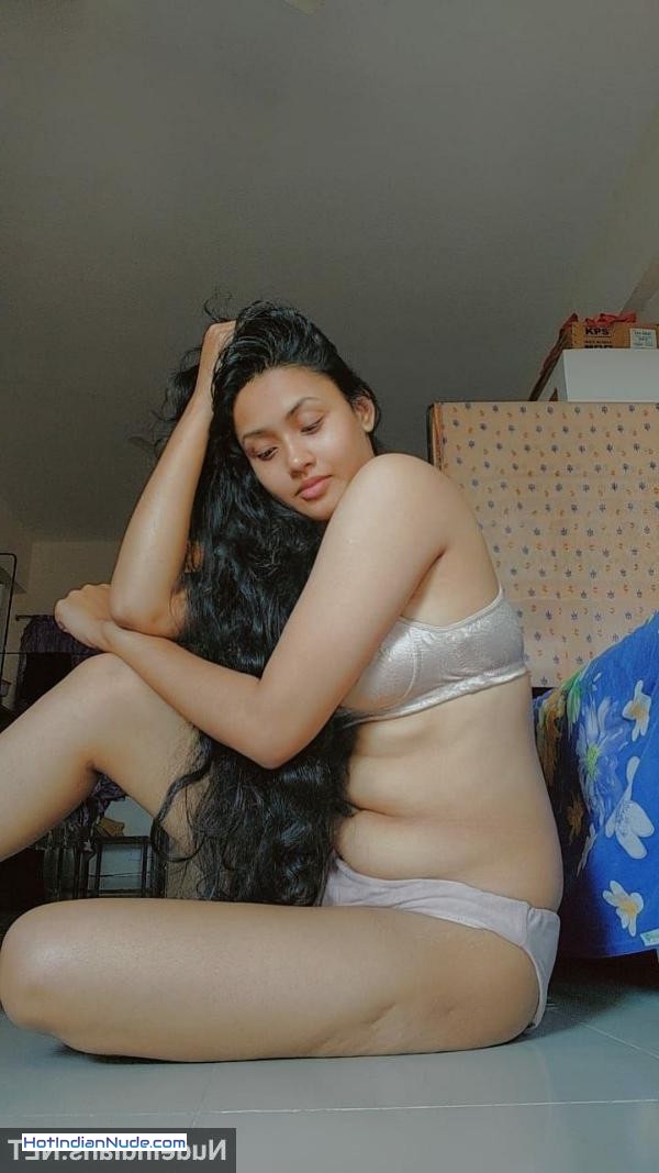 Kolkata Ladi Monisha Ki Garam Chutiyap Anti Nangi Selfies