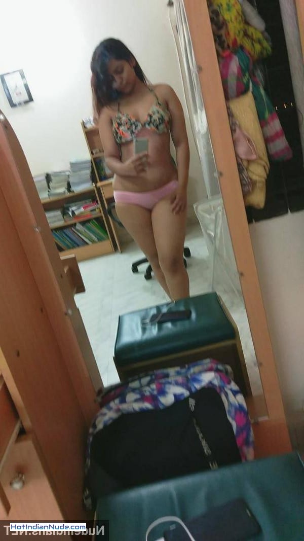 Garam Ladki Dekhna Manjha