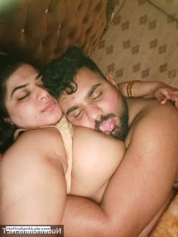 Sexy Ladies ka Garam Leak