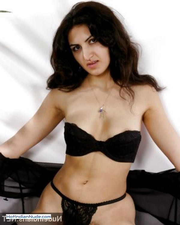 Garam Aunties Ki Sexy Photos