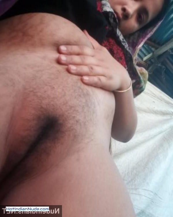 Garam Indian Burka Nude Selfies Leaked Online