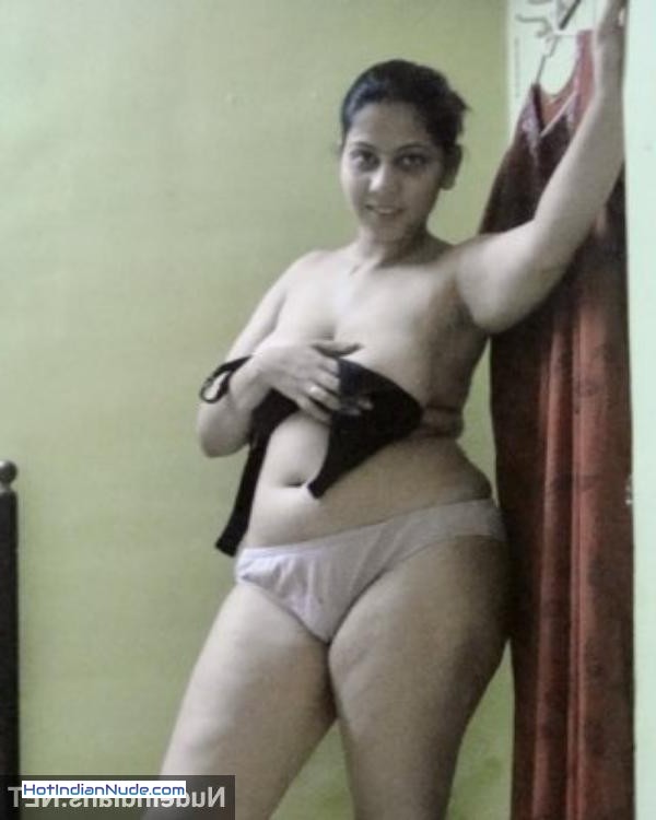 Garam nude pics of sexy boobs Leak Garam tamil nude boobs