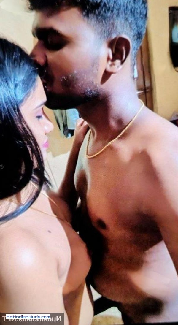 Desi Ladkiyan Ki Garam aur Sexy Photos