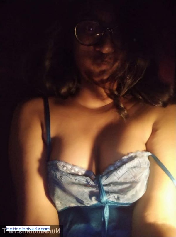 Deepali Call Centre Sexy Big Ass Selfies Leaked