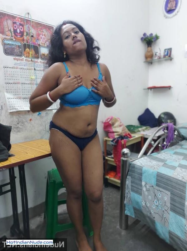 Desi Big Tit Selfies Leaked Telugu Aunty Ki Sexy Photos