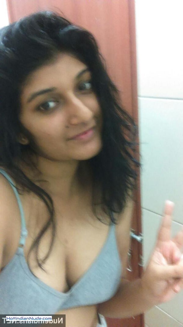 Nangi Kerala Larki ki Sexy Selfie Photos 8211 Desi Garam
