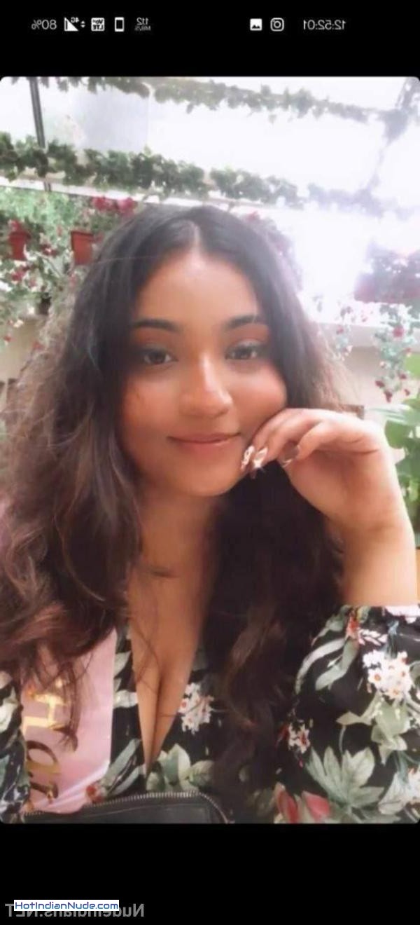 Bebe Shraddha Ki Sexy Selfies Leak Garam Aur Tight Fitting