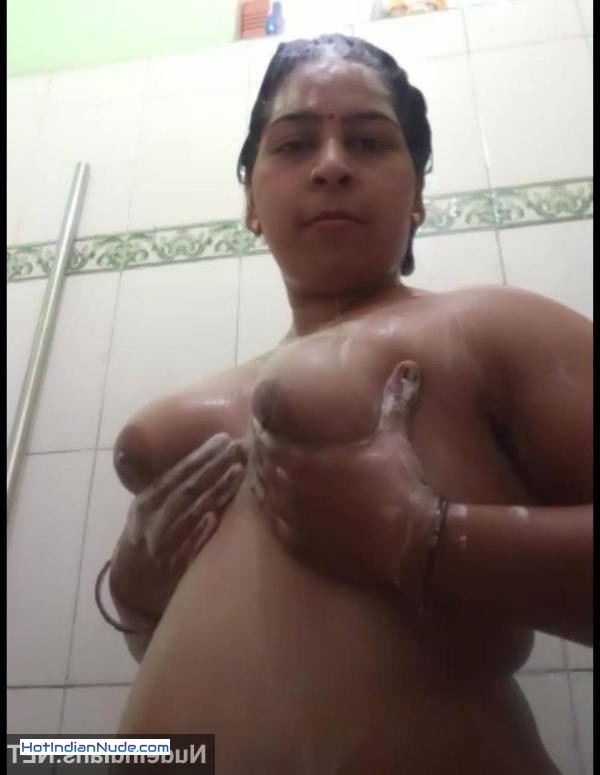 Hot mom selfies nude ka jalwa