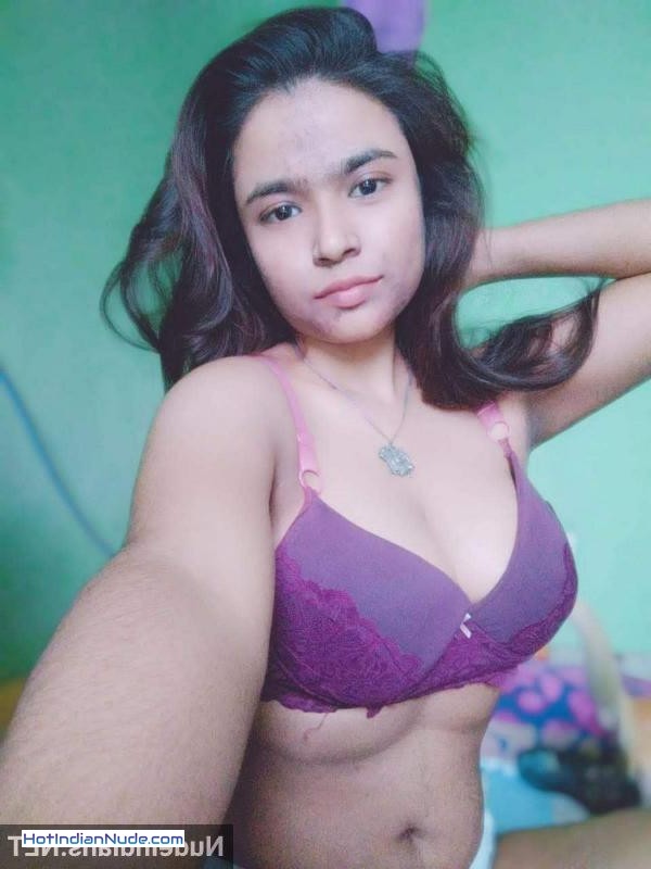 Desi Bhabhi Ki Zaroorat Pehnne Wali Sexy Photos Leaked