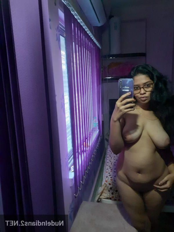 Gorgeous nude selfie