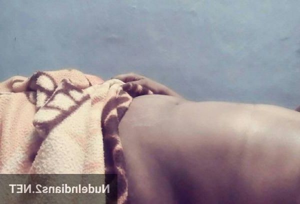 Girlfriend nude selfies