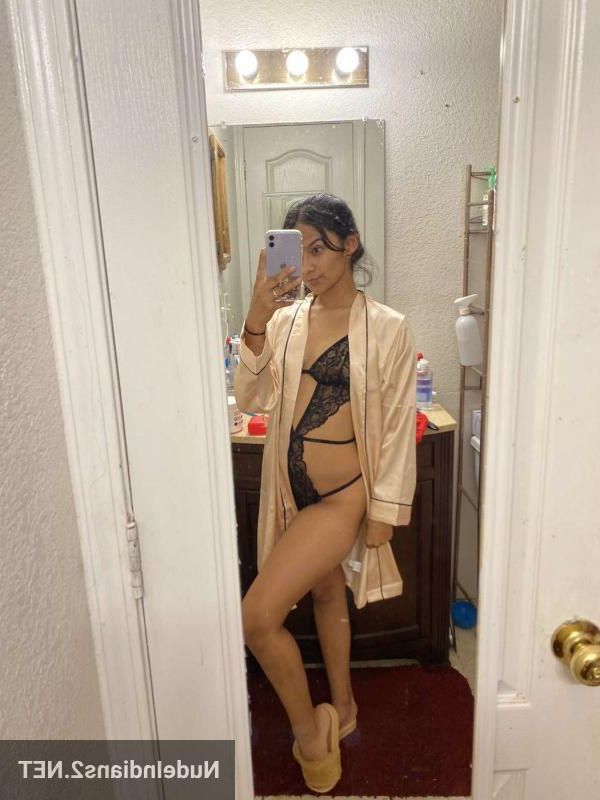 Nude indian aunty pic