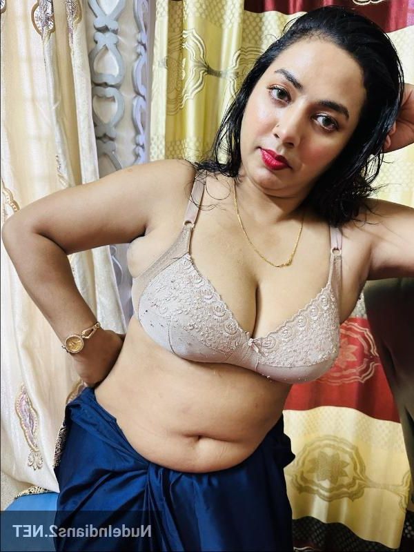 Indian bhabi nude pic