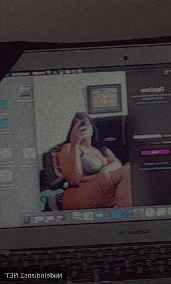Beautiful nude booty