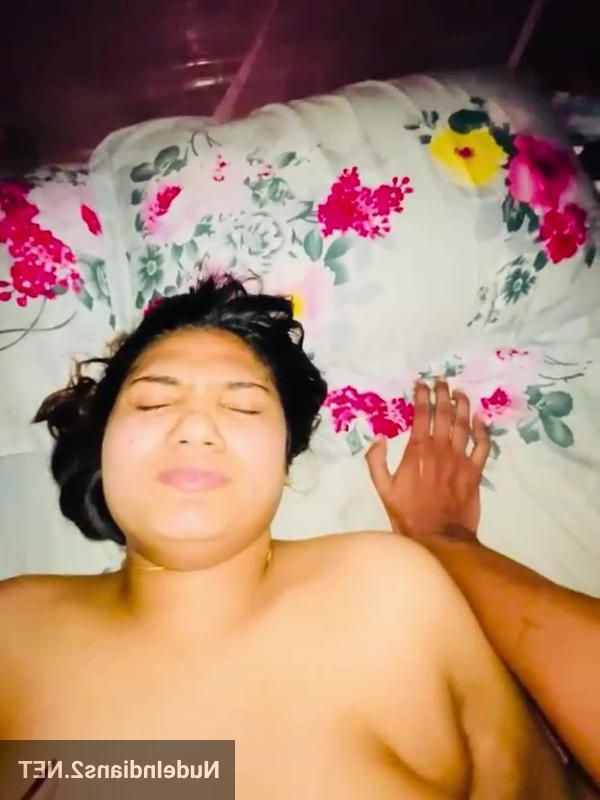Hot chicks nude selfies